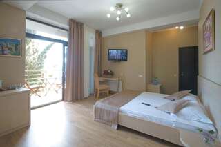 Гостиница Терраса Алушта Двухместный номер с 1 кроватью и балконом-4