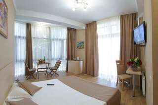 Гостиница Терраса Алушта Двухместный номер с 1 кроватью и балконом-10